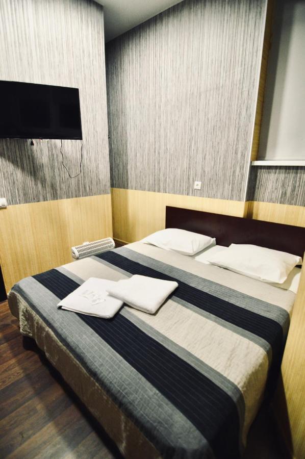 Uno Apart Hotel Киев Экстерьер фото